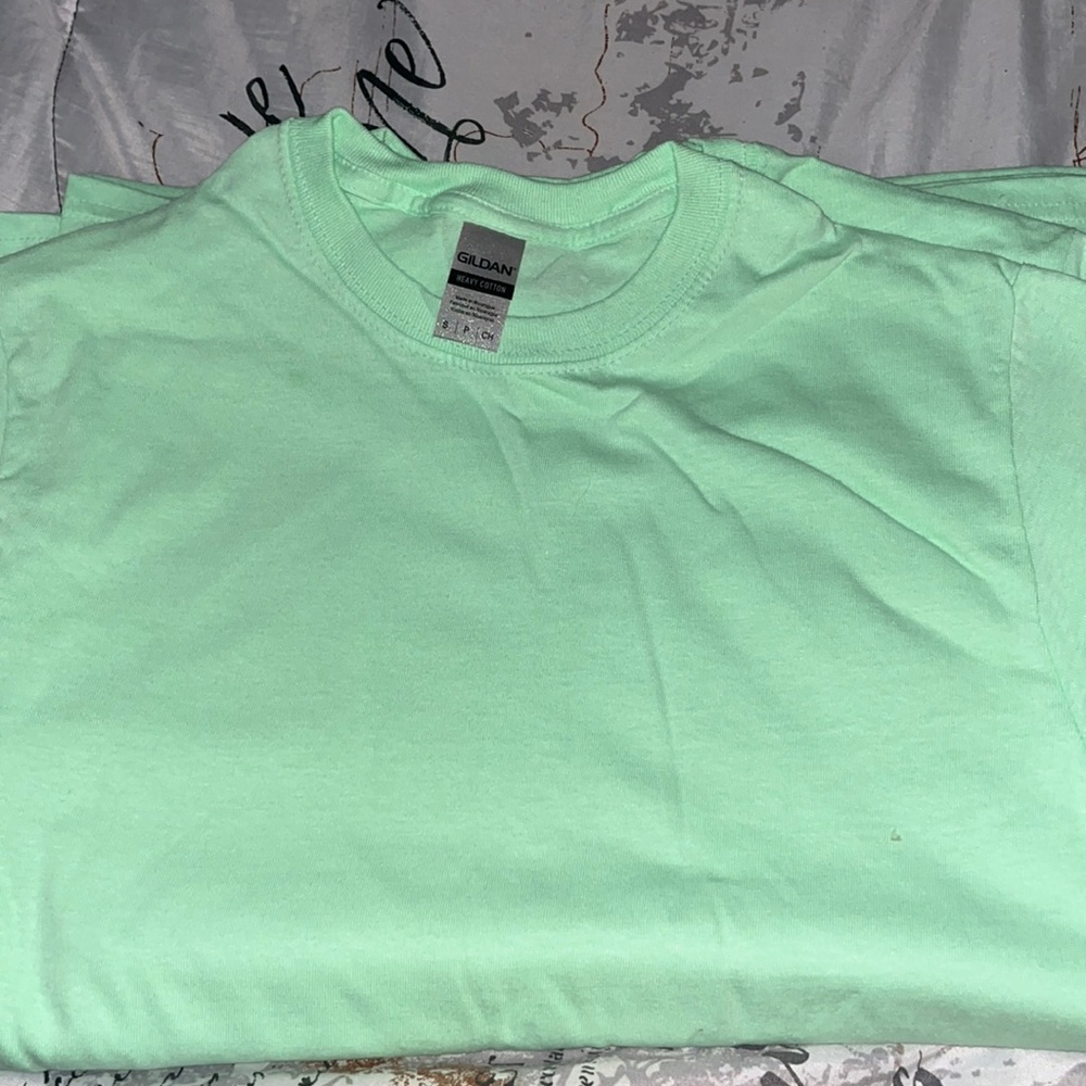 Gildan plain shirt
